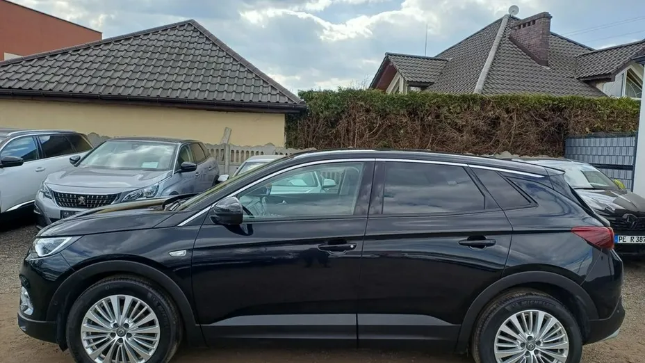 OPEL Grandland X -