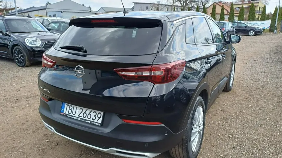 OPEL Grandland X -