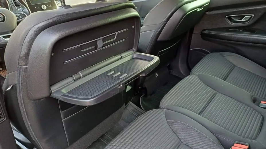RENAULT Scenic -