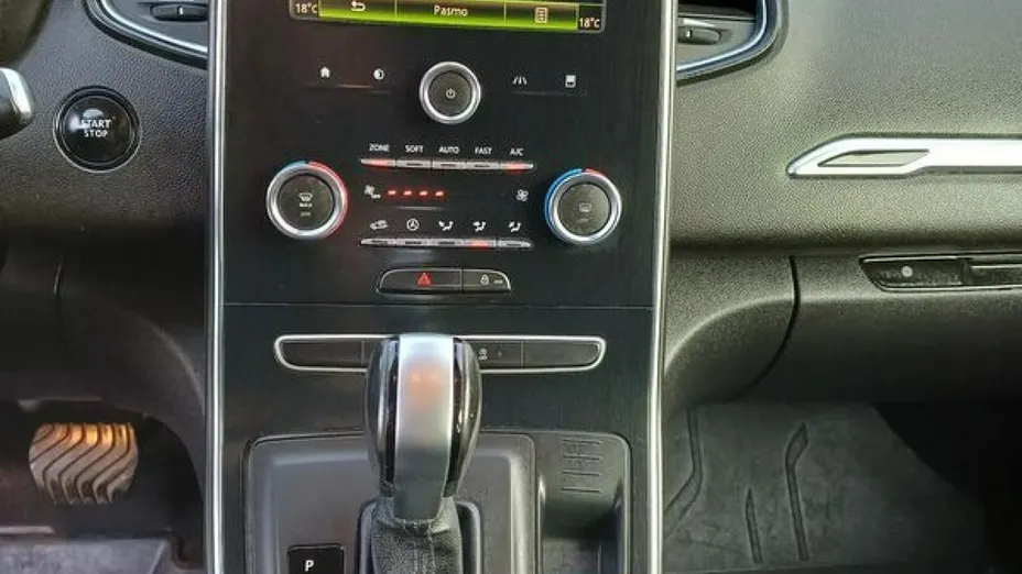 RENAULT Scenic -
