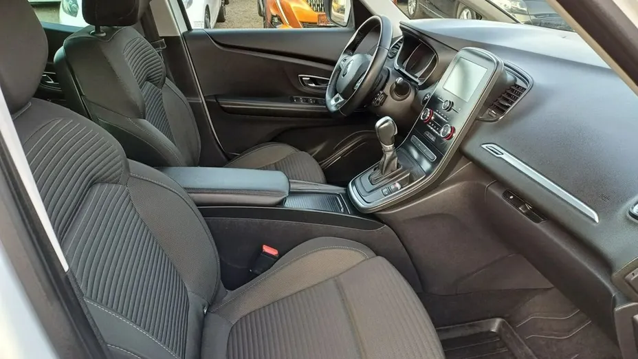 RENAULT Scenic -