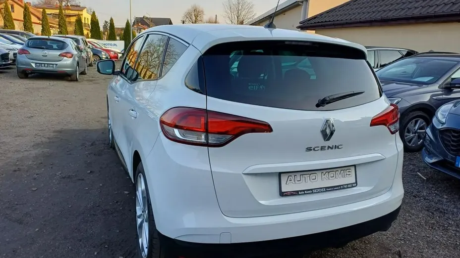 RENAULT Scenic -
