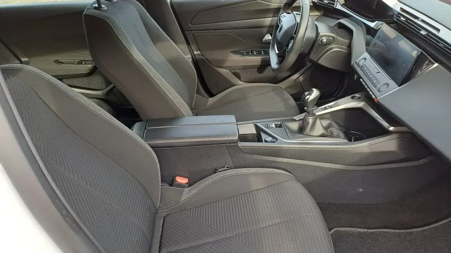 PEUGEOT 308 -