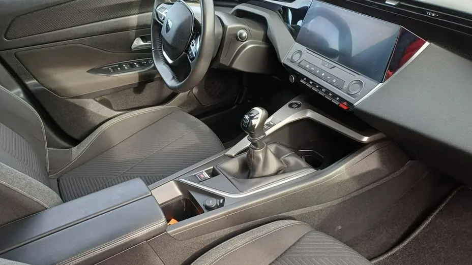 PEUGEOT 308 -
