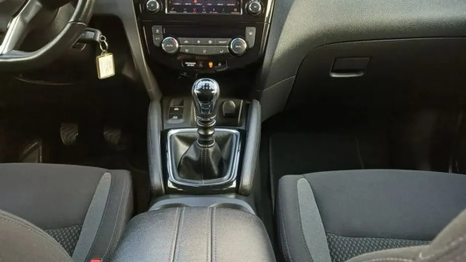 NISSAN Qashqai -