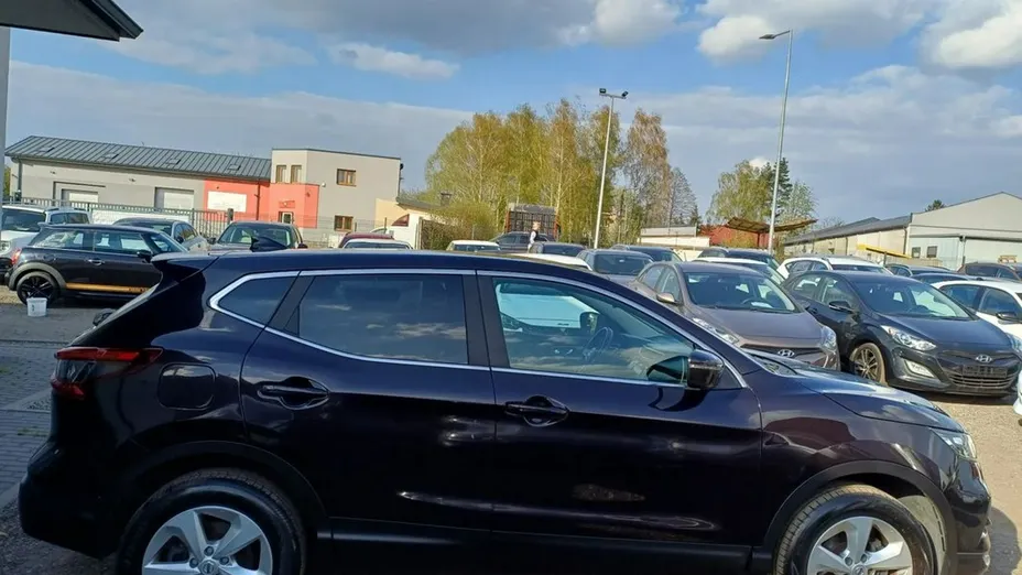 NISSAN Qashqai -