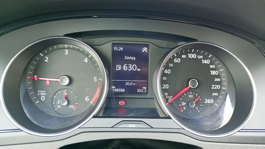 VOLKSWAGEN Passat -