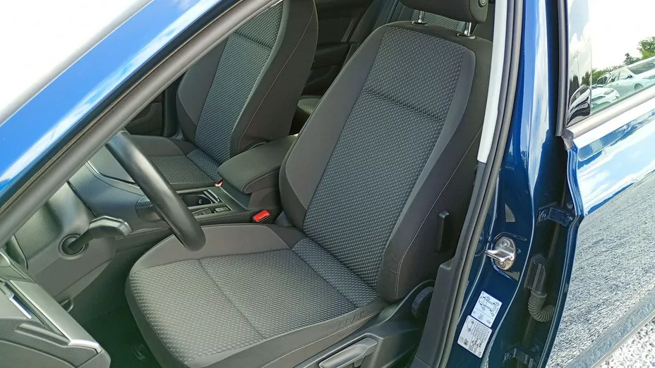 VOLKSWAGEN Passat -