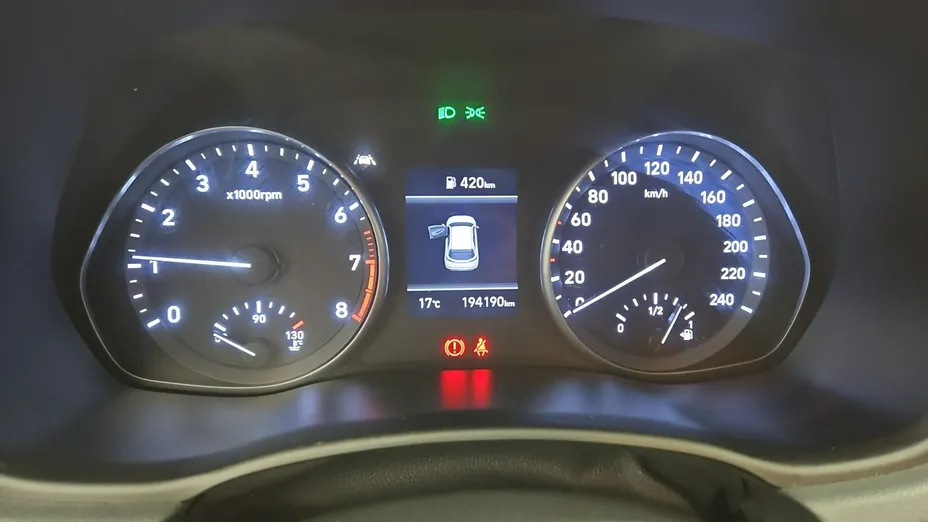 HYUNDAI i30 -