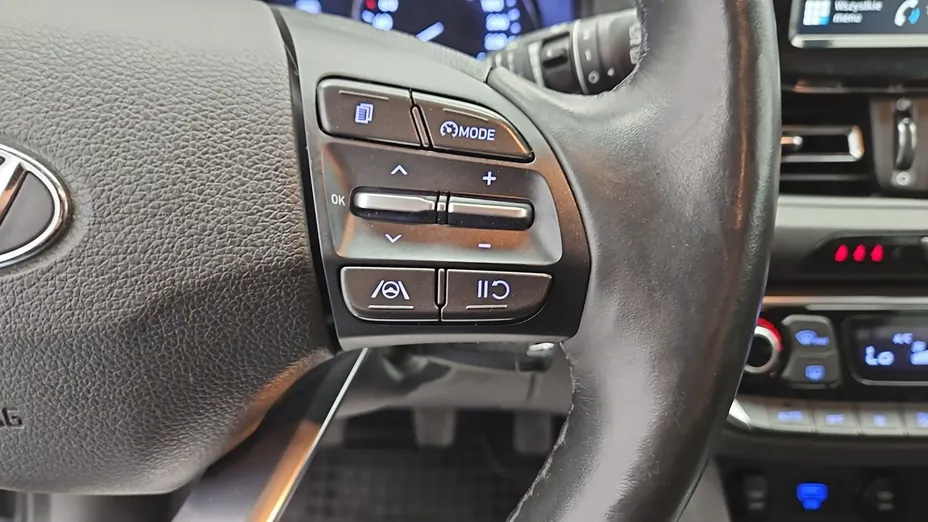 HYUNDAI i30 -