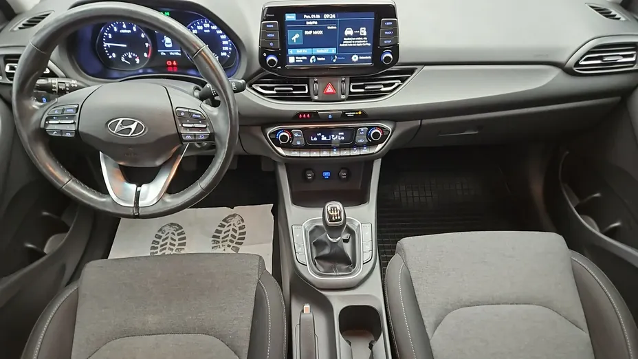 HYUNDAI i30 -