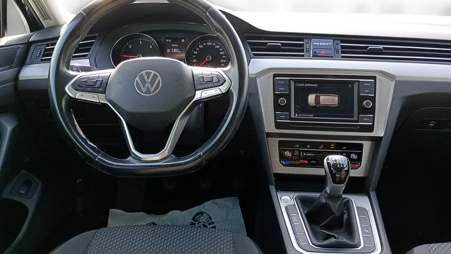 VOLKSWAGEN Passat -