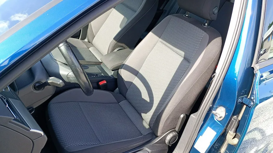 VOLKSWAGEN Passat -