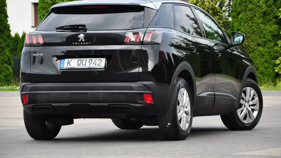 PEUGEOT 3008 -
