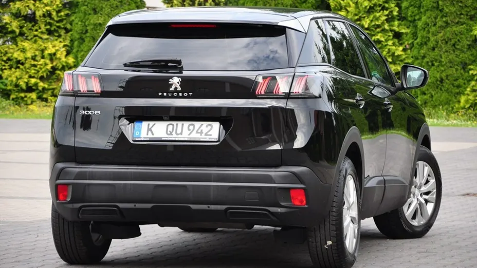 PEUGEOT 3008 -
