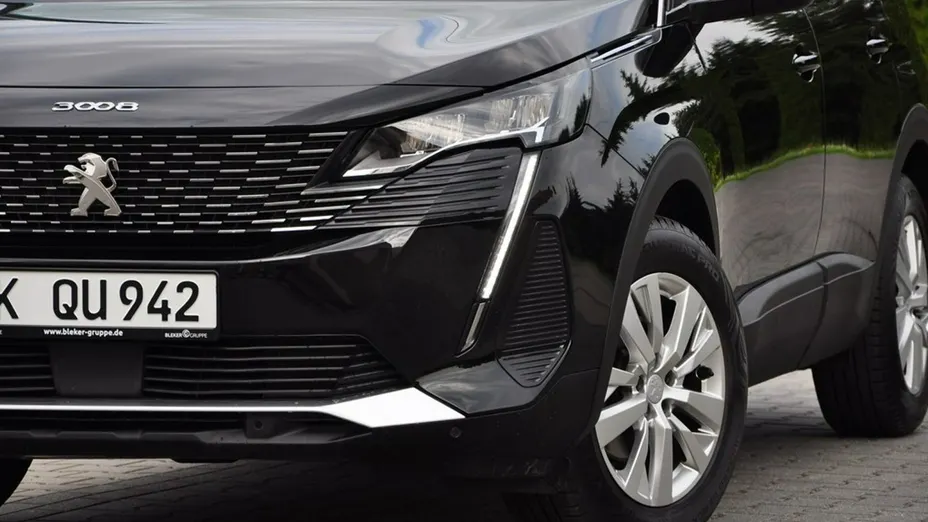 PEUGEOT 3008 -