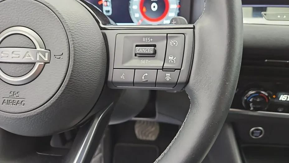 NISSAN Qashqai -