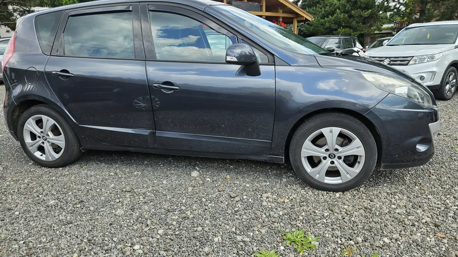 RENAULT Scenic -
