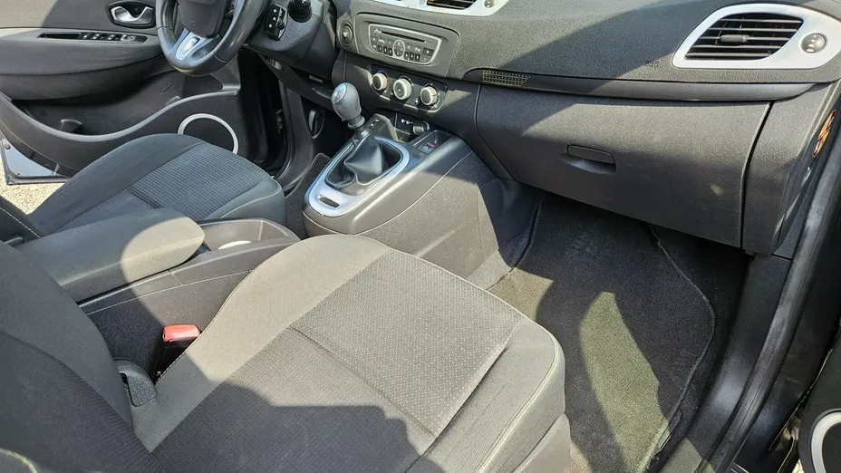 RENAULT Scenic -