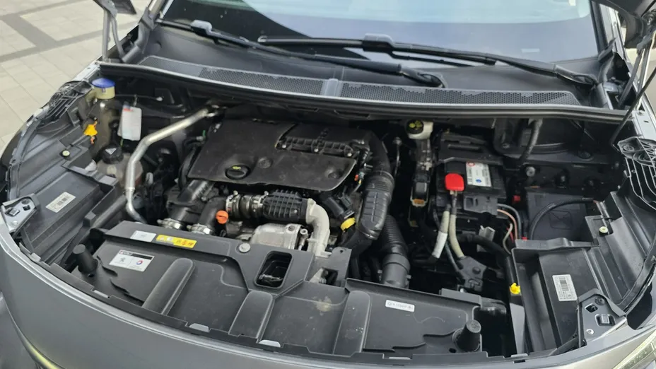 PEUGEOT 3008 -