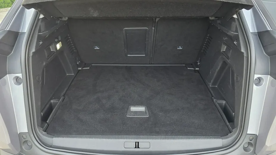 PEUGEOT 3008 -
