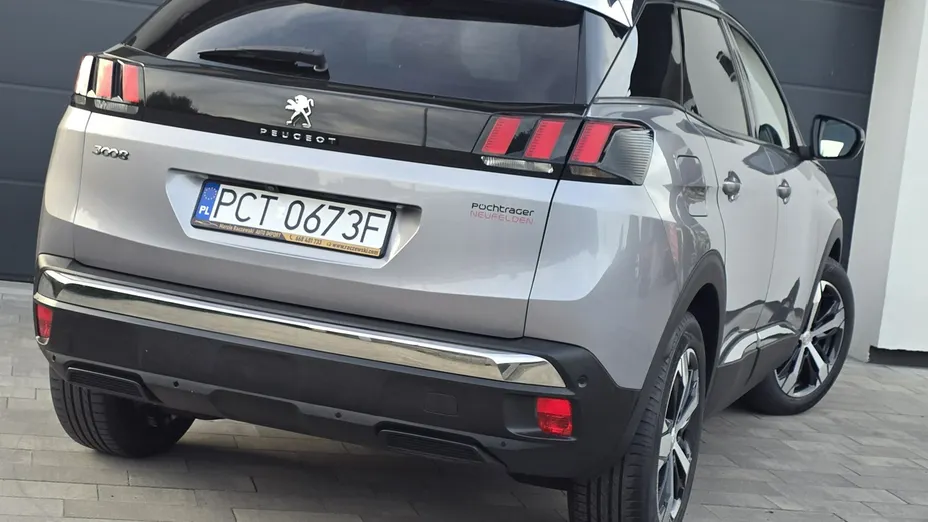 PEUGEOT 3008 -