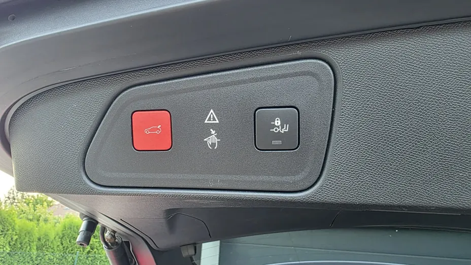 PEUGEOT 3008 -