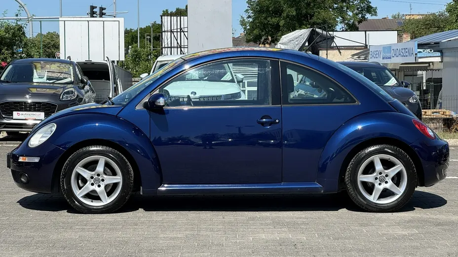 VOLKSWAGEN New Beetle -