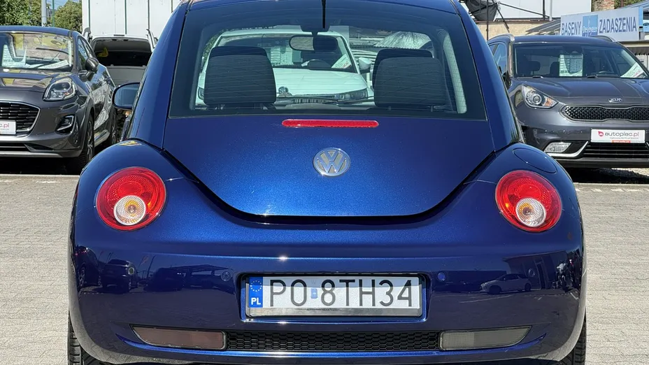 VOLKSWAGEN New Beetle -