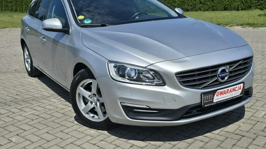 VOLVO V60 -