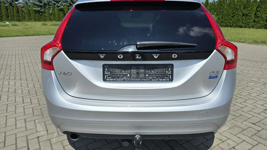 VOLVO V60 -