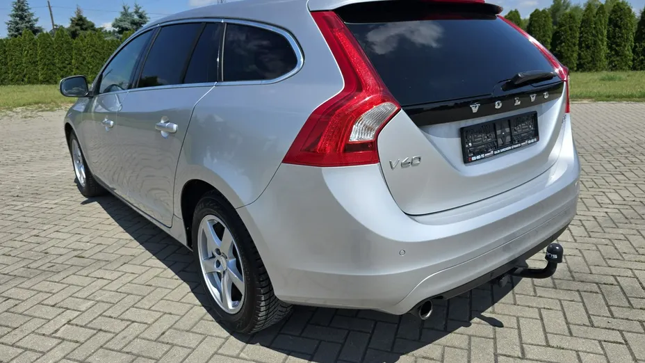 VOLVO V60 -