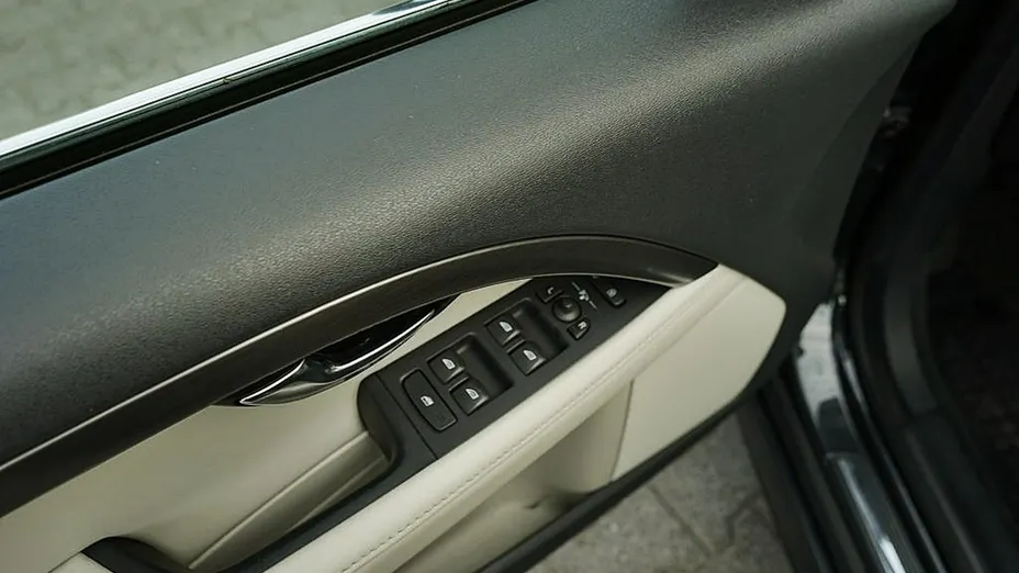 VOLVO S80 -
