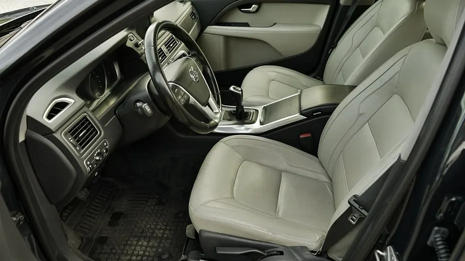 VOLVO S80 -