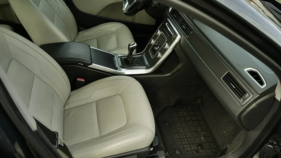VOLVO S80 -