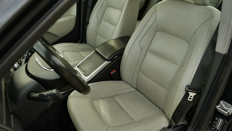 VOLVO S80 -