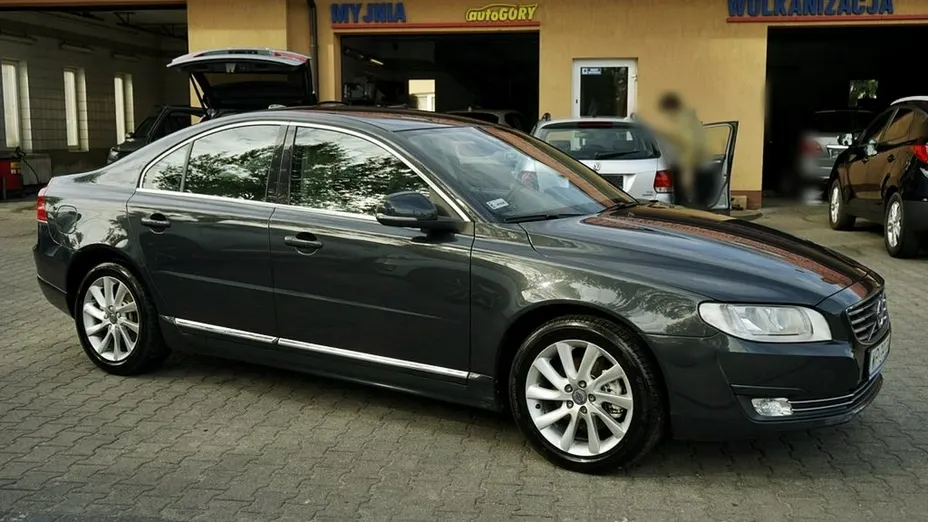 VOLVO S80 -