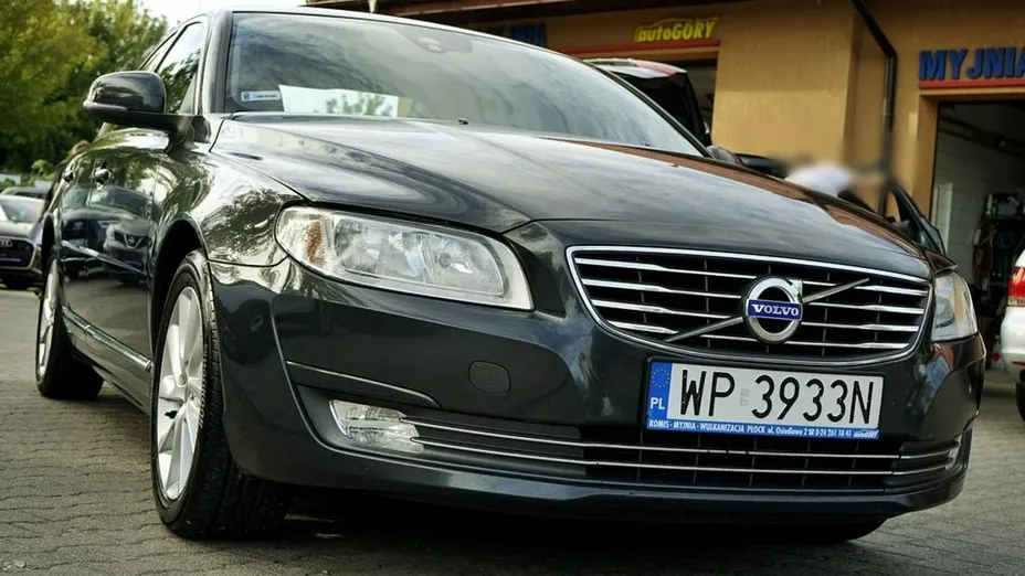 VOLVO S80 -