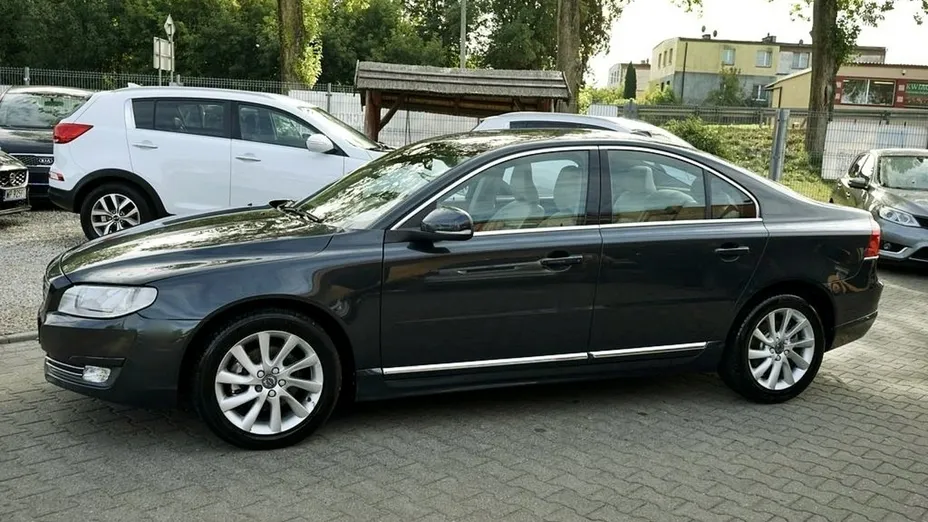VOLVO S80 -