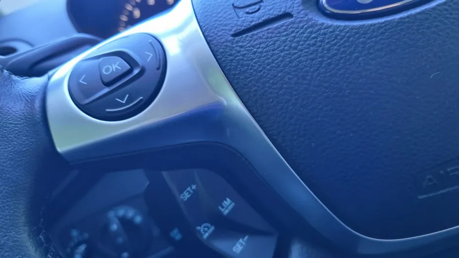 FORD Kuga -