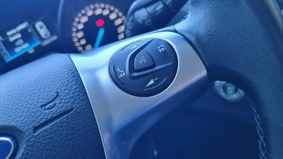 FORD Kuga -