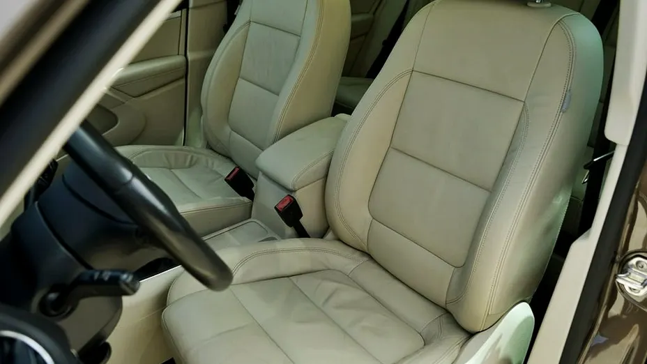 VOLKSWAGEN Tiguan -