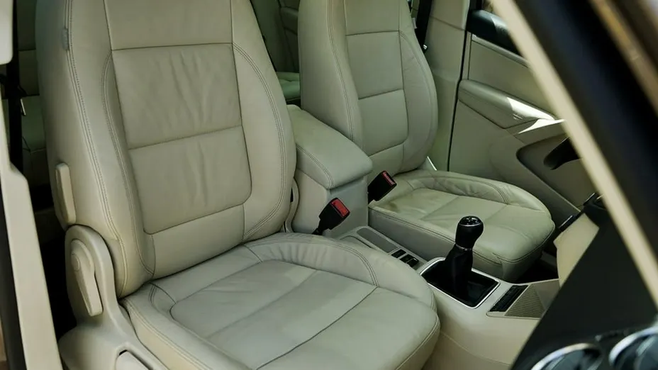 VOLKSWAGEN Tiguan -