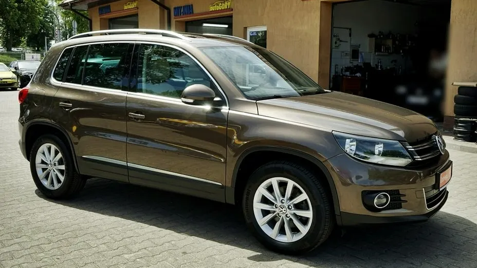 VOLKSWAGEN Tiguan -
