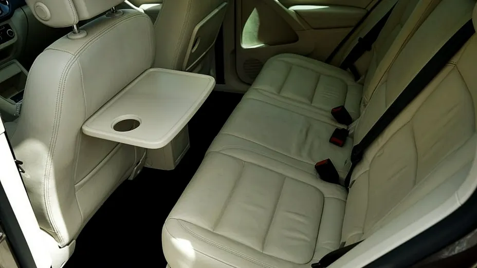 VOLKSWAGEN Tiguan -