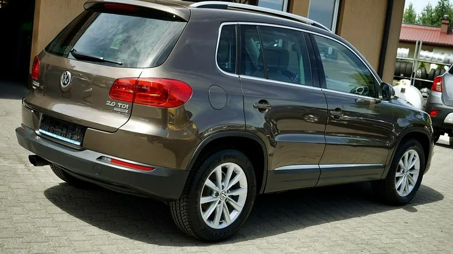 VOLKSWAGEN Tiguan -