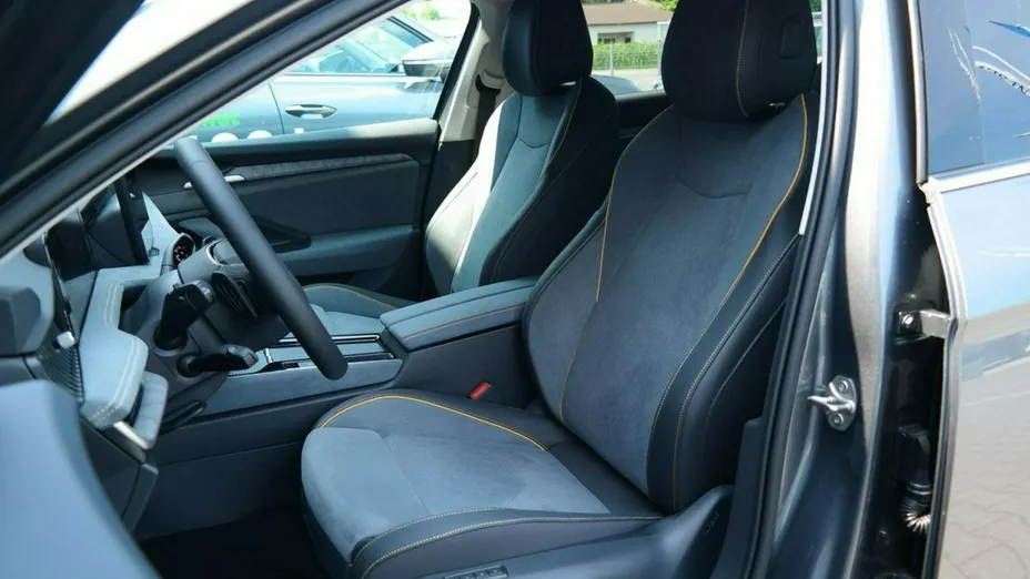 SKODA Superb -