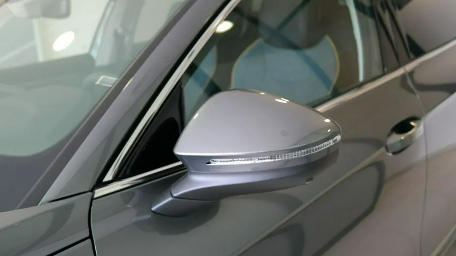 SKODA Superb -