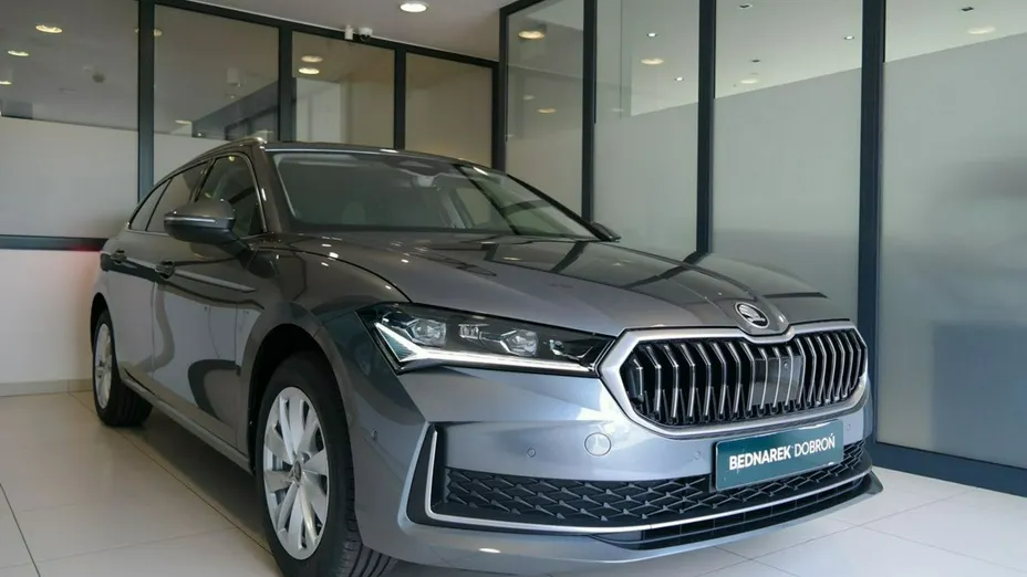 SKODA Superb -