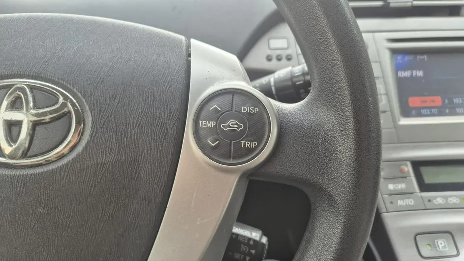 TOYOTA Prius -